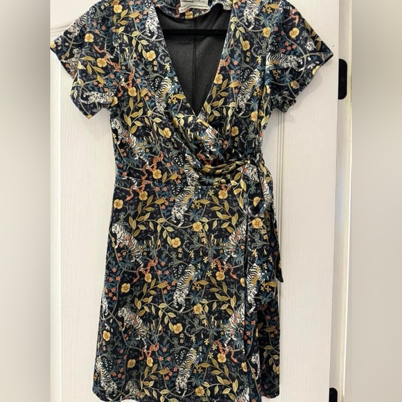 Urban Outfitters Uo Theresa Velvet Mini
Dress In Multi XS - Picture 3 of 3